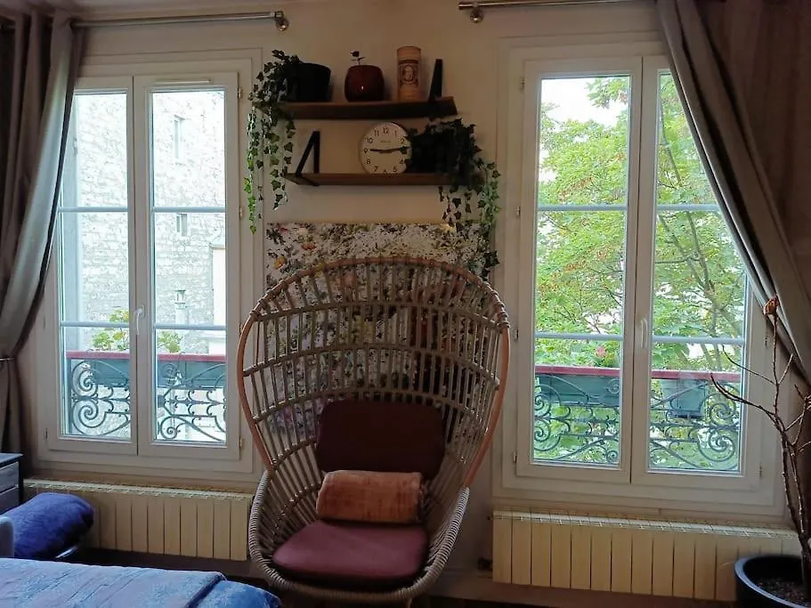 Montmartre Quiet Relaxing Apartment